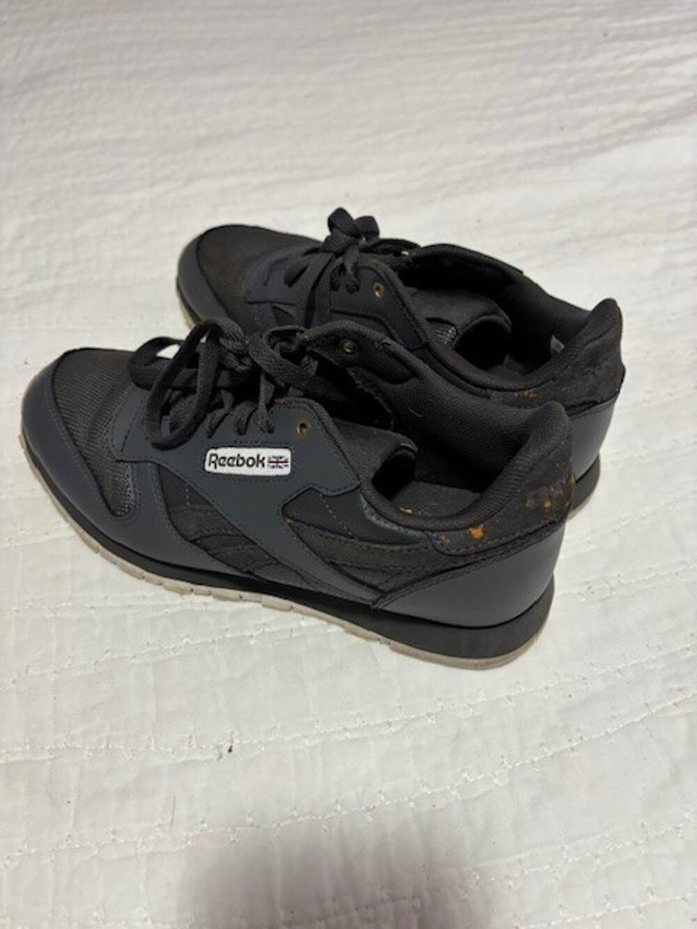 Reebok Women’s Size 5 Gray Sneakers – Classic Comfort & Style Vintage Look